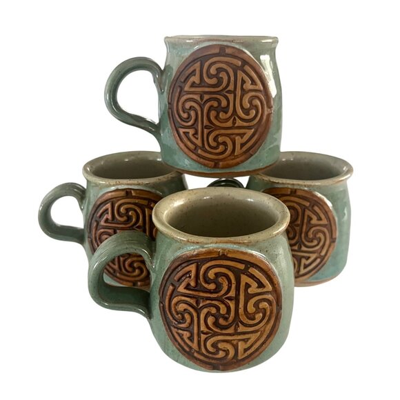 Set Of 4 Handcrafted Studio Art Pottery Mugs Celtic Design Green 10 oz - Picture 1 of 7